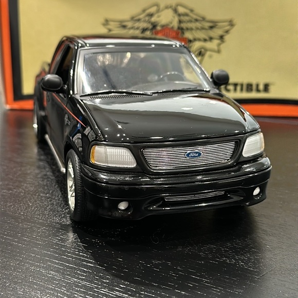 Harley-Davidson Limited Edition Collectable Model Ford F150 Truck & Fat Boy - Picture 9 of 13